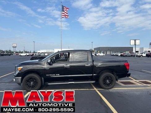 Used 2018 Nissan Titan SL AWD/4WD image 1