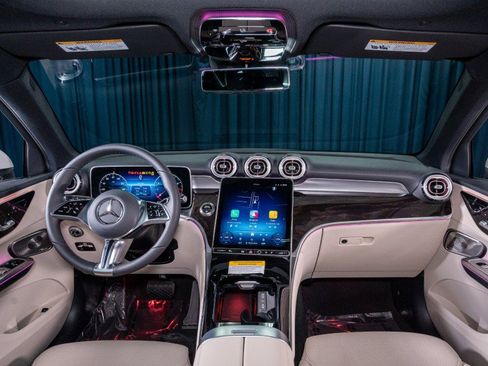 Used 2026 Mercedes-Benz GLC 300 image 26