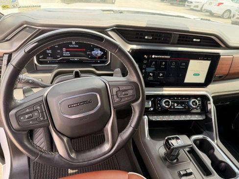 Used 2024 GMC Sierra 1500 Denali Ultimate AWD/4WD image 8