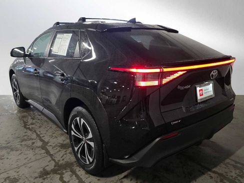 Used 2024 Toyota bZ4X XLE w/ Weather Package image 5