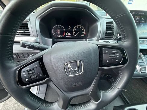 Used 2025 Honda Odyssey EX-L image 9
