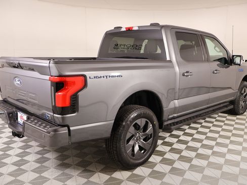 Used 2025 Ford F150 Lightning Flash image 20