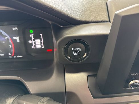Certified 2024 Toyota Tacoma SR5 AWD/4WD image 23