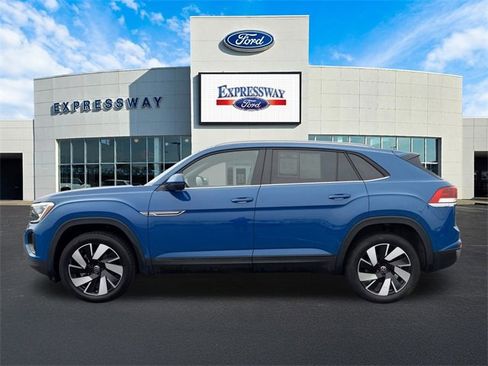 Used 2025 Volkswagen Atlas Cross Sport SE image 9