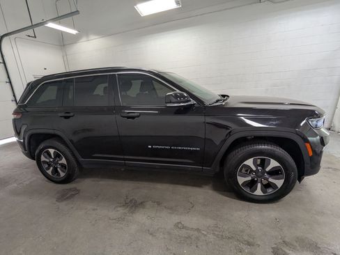 Certified 2022 Jeep Grand Cherokee Limited 4xe AWD/4WD image 3