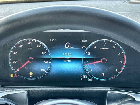 Used 2023 Mercedes-Benz GLB 250 w/ Premium Package image 24