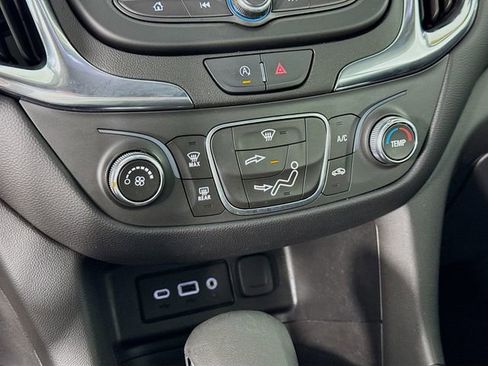 Used 2022 Chevrolet Equinox LT FWD image 17