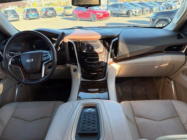 Used 2017 Cadillac Escalade Luxury RWD image 16