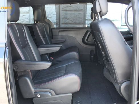 Used 2018 Dodge Grand Caravan GT image 34
