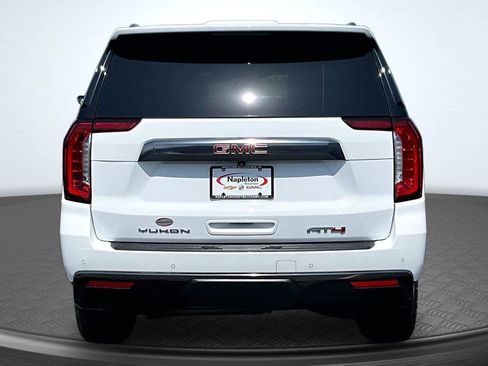 Used 2023 GMC Yukon XL AT4 w/ Technology Package AWD/4WD image 4