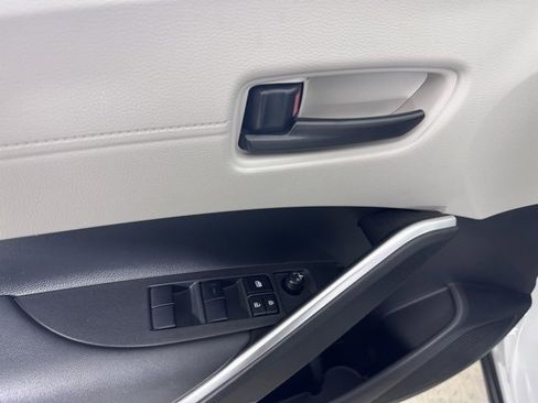 Used 2022 Toyota Corolla Cross LE image 19