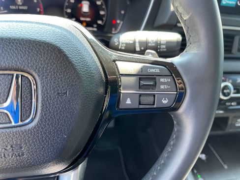 Used 2025 Honda Pilot Elite image 29
