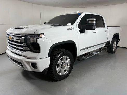 Used 2024 Chevrolet Silverado 3500 High Country w/ High Country Premium Package AWD/4WD image 5
