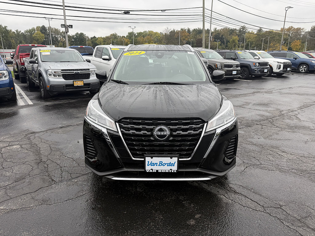 Used 2024 Nissan Kicks SV FWD image 9