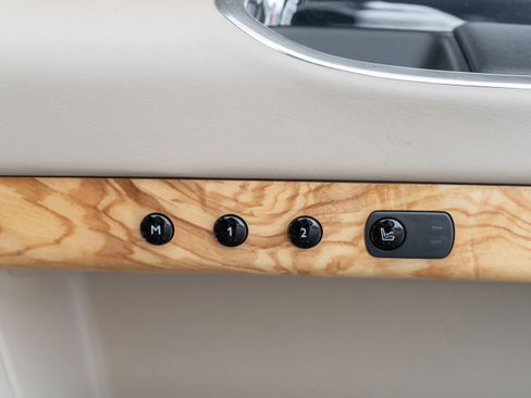 Used 2017 Rolls-Royce Ghost image 43