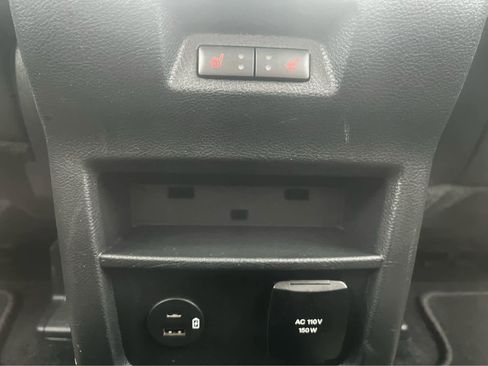 Used 2022 Ford Edge Titanium w/ Equipment Group 301A AWD/4WD image 18