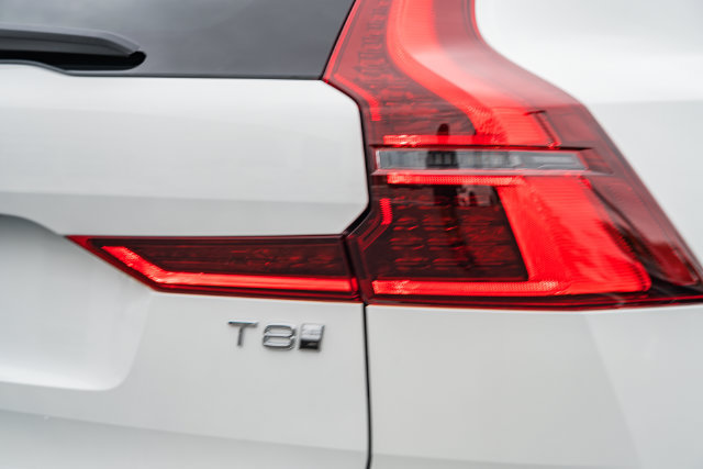 New 2027 Volvo XC60 T8 Plus AWD/4WD image 7
