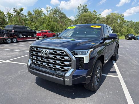 Used 2025 Toyota Tundra Platinum AWD/4WD image 2