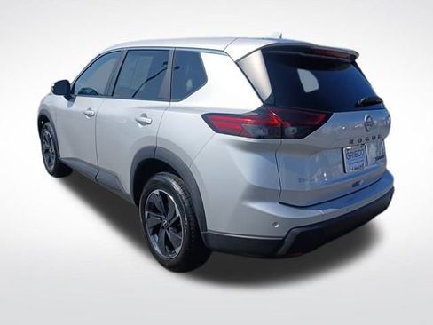 Used 2024 Nissan Rogue SV image 5
