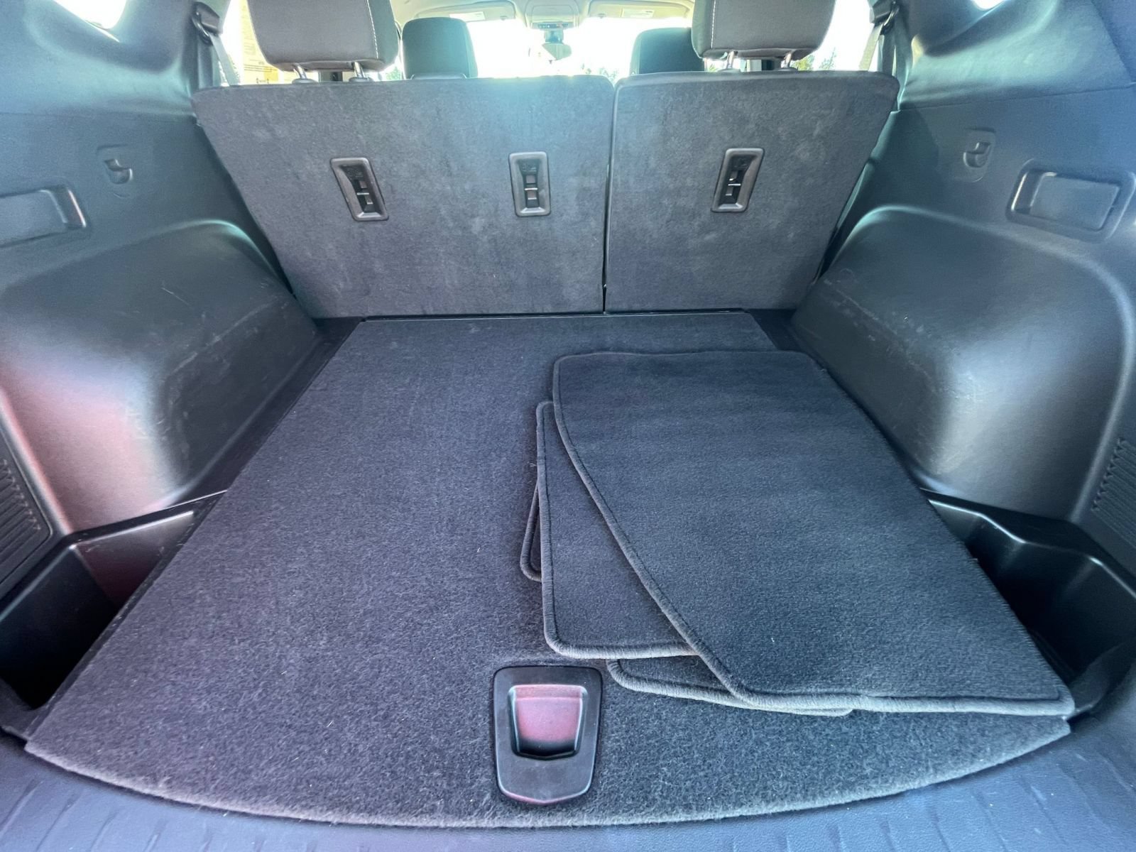 Used 2025 Chevrolet Blazer LT FWD image 31