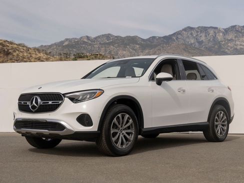 Used 2026 Mercedes-Benz GLA 250 image 1