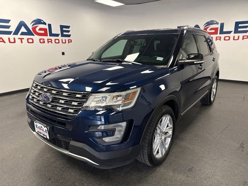 Used 2017 Ford Explorer XLT w/ Equipment Group 202A AWD/4WD image 5