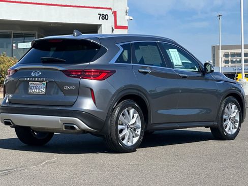 Used 2022 INFINITI QX50 Luxe AWD/4WD image 2