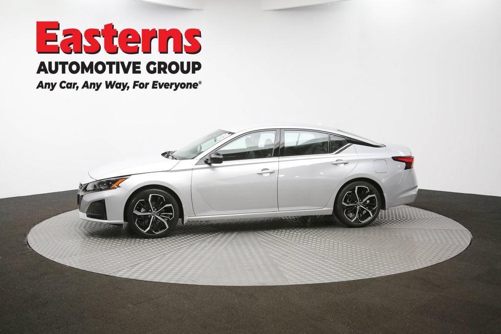 Used 2023 Nissan Altima 2.5 SR FWD image 57