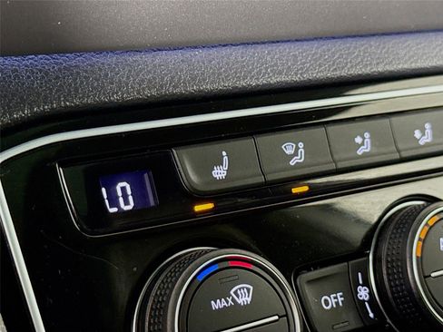 Used 2023 Volkswagen Atlas Cross Sport SEL R-Line AWD/4WD image 19