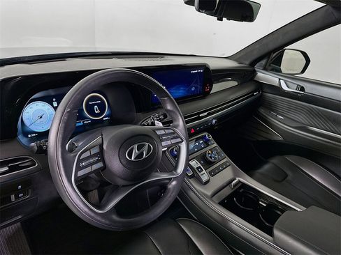 Used 2024 Hyundai Palisade Calligraphy image 10