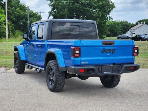 Used 2023 Jeep Gladiator Sport AWD/4WD image 5