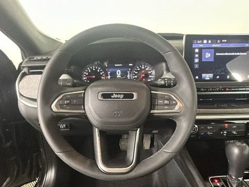 Used 2024 Jeep Compass Latitude w/ Sun and Sound Group AWD/4WD image 14