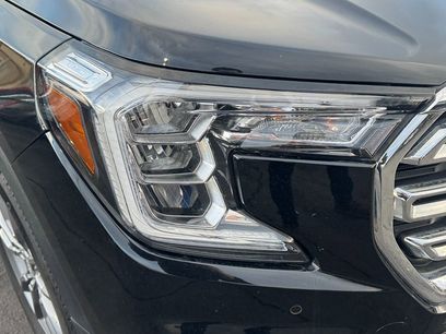 Used 2022 GMC Terrain SLT w/ Infotainment Package II