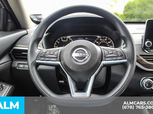 Used 2024 Nissan Altima 2.5 SV FWD image 22
