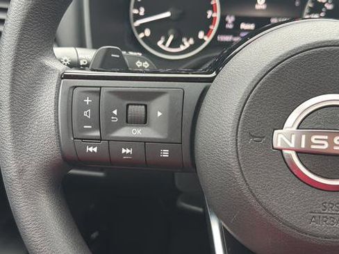 Used 2023 Nissan Rogue SV AWD/4WD image 17
