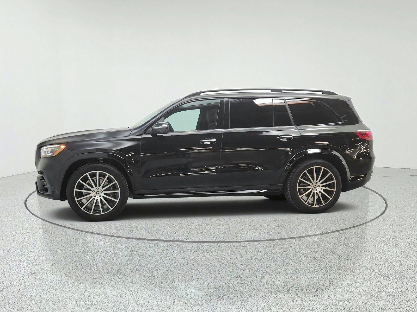 Used 2025 Mercedes-Benz GLS 450 4MATIC image 8