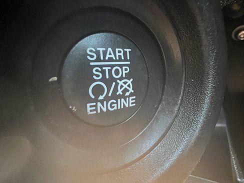 Used 2024 RAM ProMaster 2500 w/ Convenience Group FWD image 15