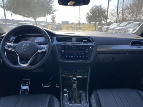 Used 2023 Volkswagen Tiguan SE R-Line image 27