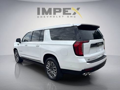 Used 2023 GMC Yukon XL Denali Ultimate AWD/4WD image 3