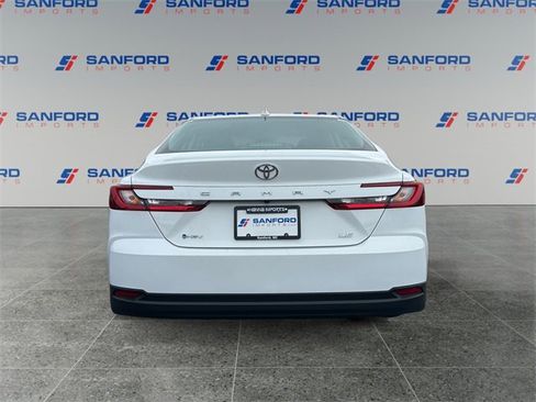 Used 2025 Toyota Camry LE image 4