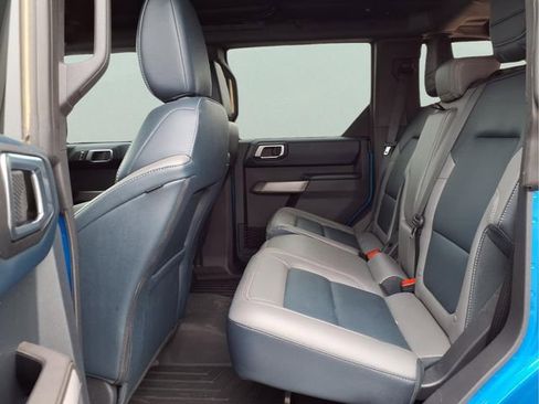Used 2023 Ford Bronco Outer Banks w/ Sasquatch Package AWD/4WD image 14