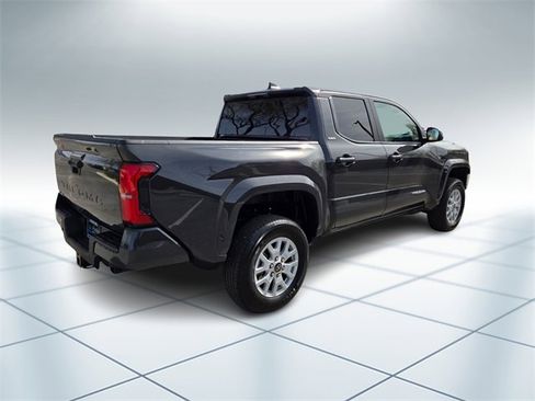 Used 2025 Toyota Tacoma SR5 image 4