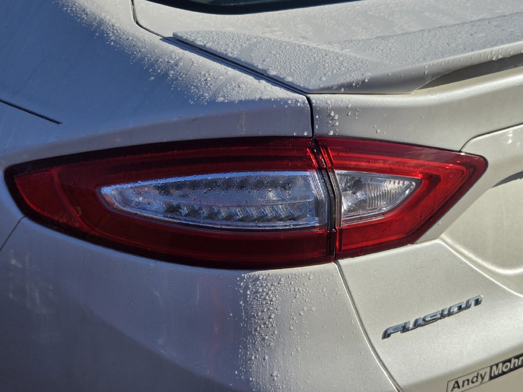 Used 2016 Ford Fusion Titanium FWD image 4