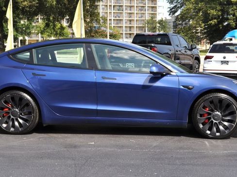 Used 2022 Tesla Model 3 Performance image 2