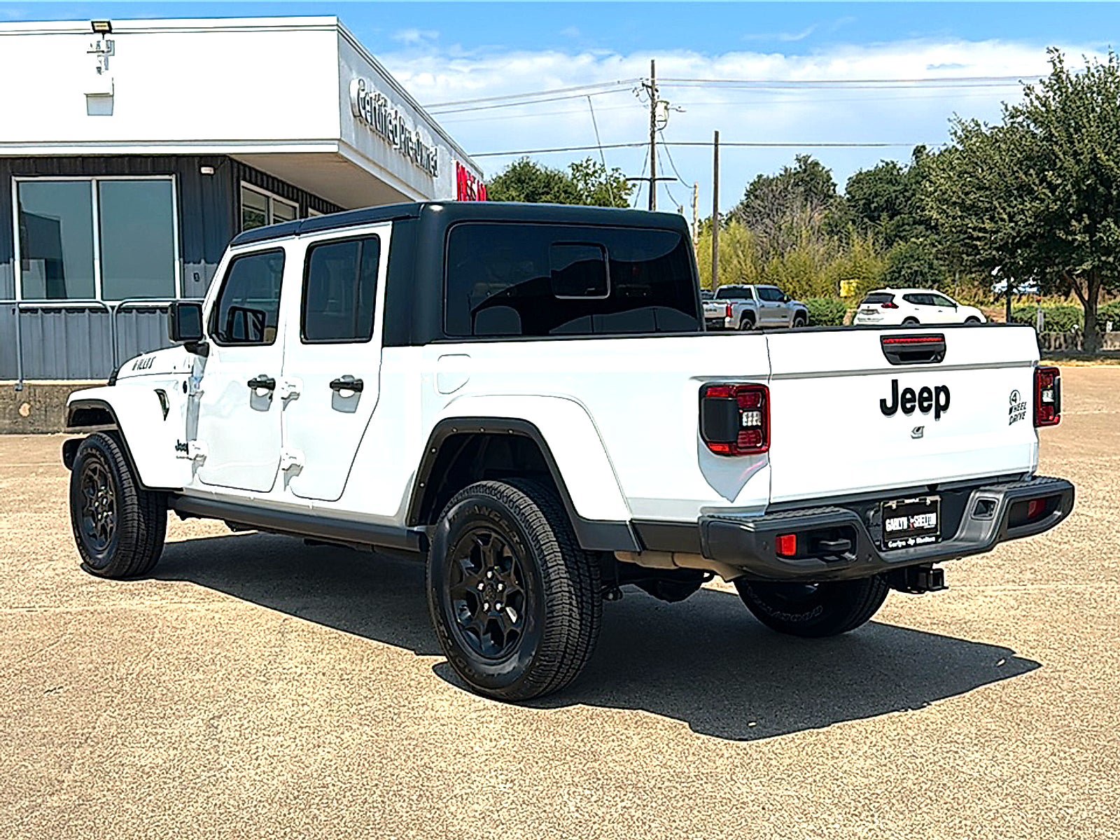Used 2023 Jeep Gladiator Sport AWD/4WD image 6