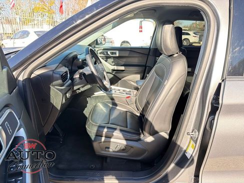 Used 2023 Chevrolet Camaro LT image 13