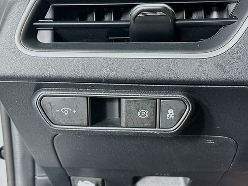 Used 2025 Kia K4 FWD image 17