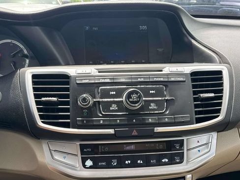 Used 2015 Honda Accord LX image 24