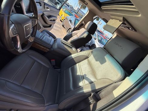 Used 2019 GMC Yukon Denali w/ Denali Ultimate Package image 32