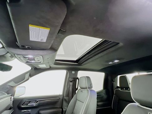 Certified 2025 GMC Sierra 1500 AT4X image 22